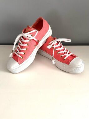 CONVERSE - Women’s, Pink, Chuck Taylor, All Star, Lift, Platform Sneaker, US 8.5